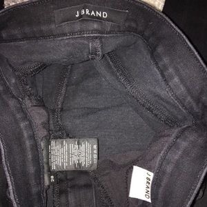 J Brand Jeans - 811 Mid-Rise Skinny J Brand Jeans - 811 Mid-Rise Skinny